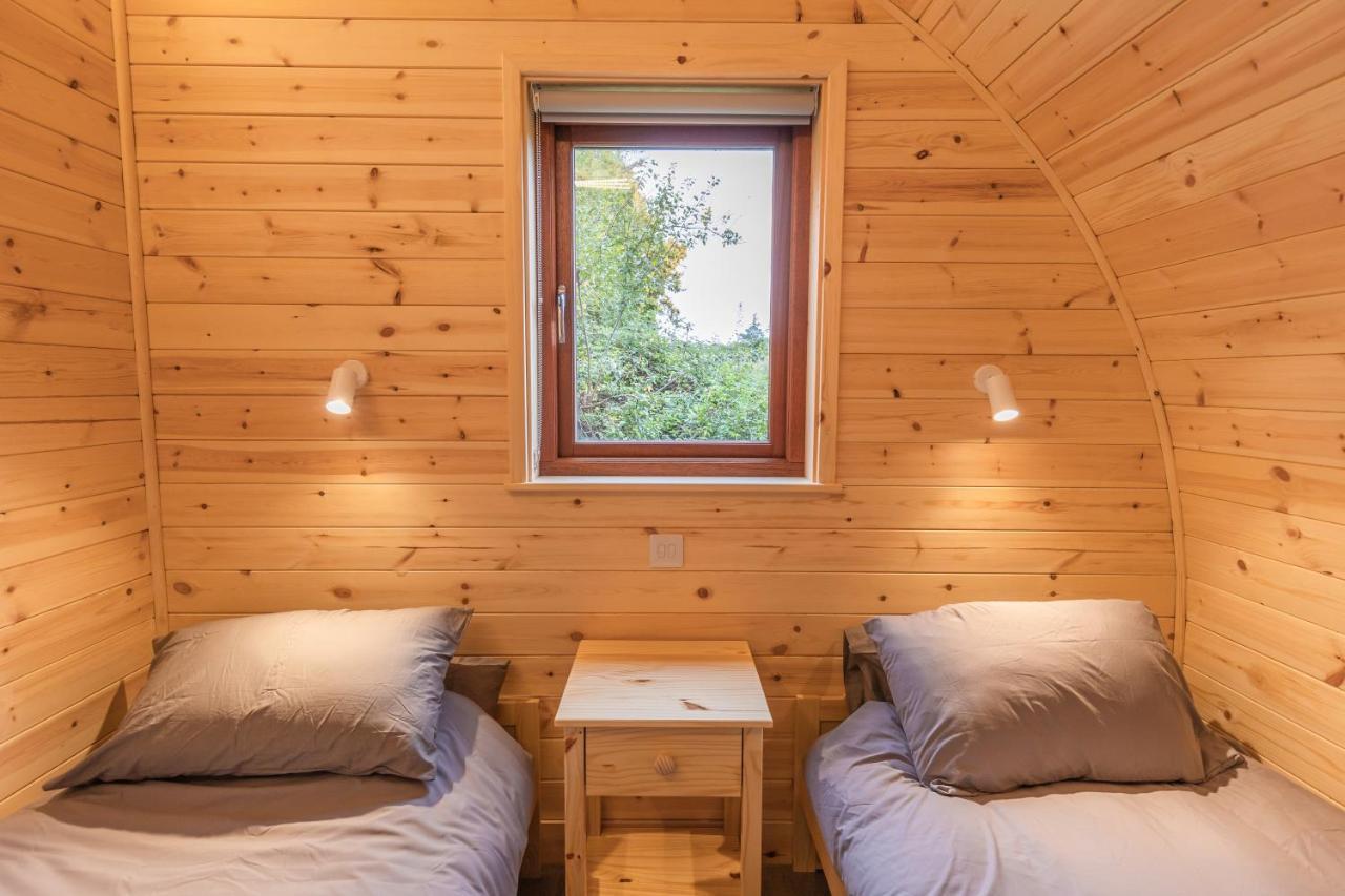 Cosy And Eco-Friendly Cabins Next To 16Th Century Pub Newmarket  Exterior photo