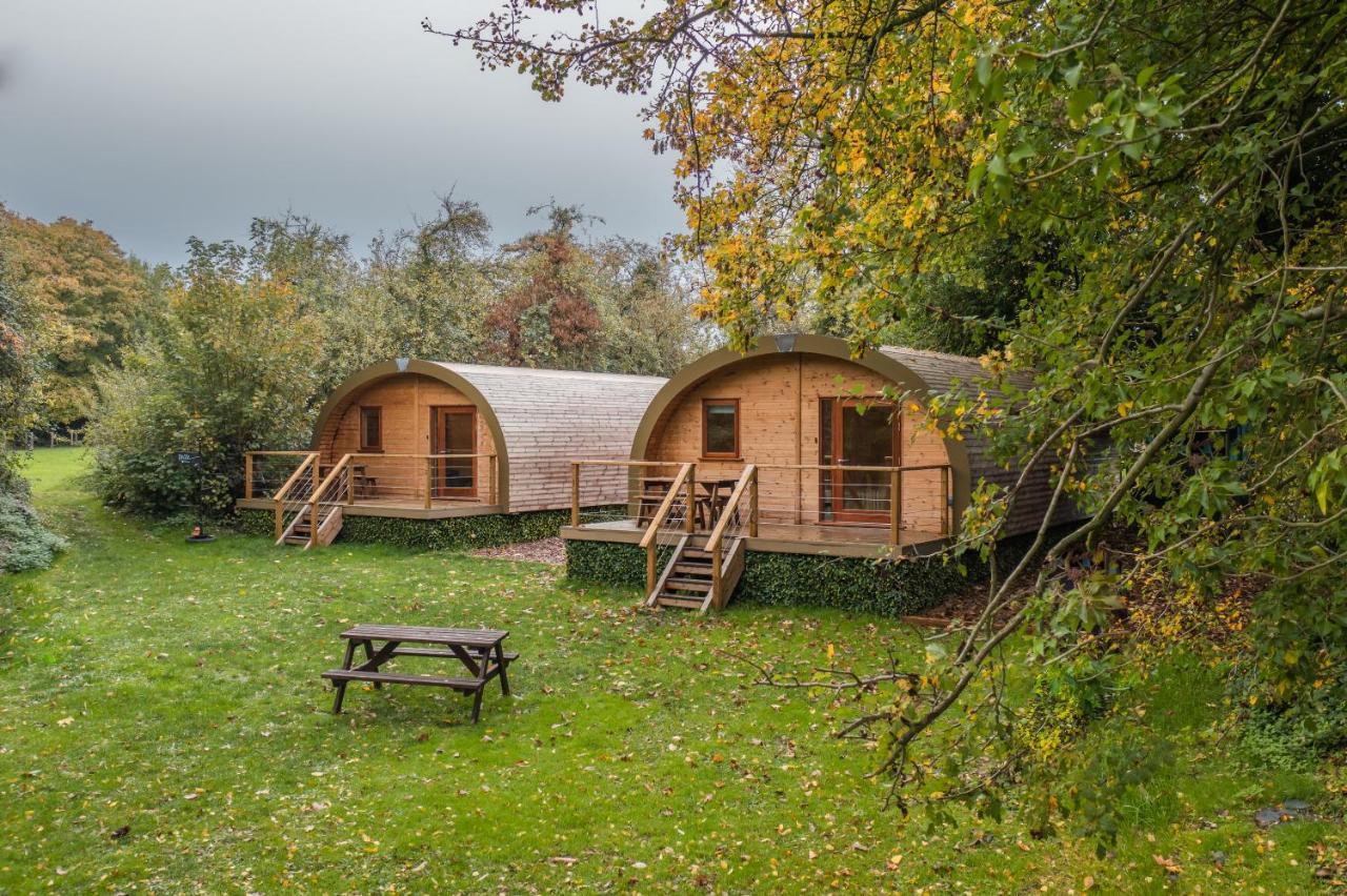 Cosy And Eco-Friendly Cabins Next To 16Th Century Pub Newmarket  Exterior photo